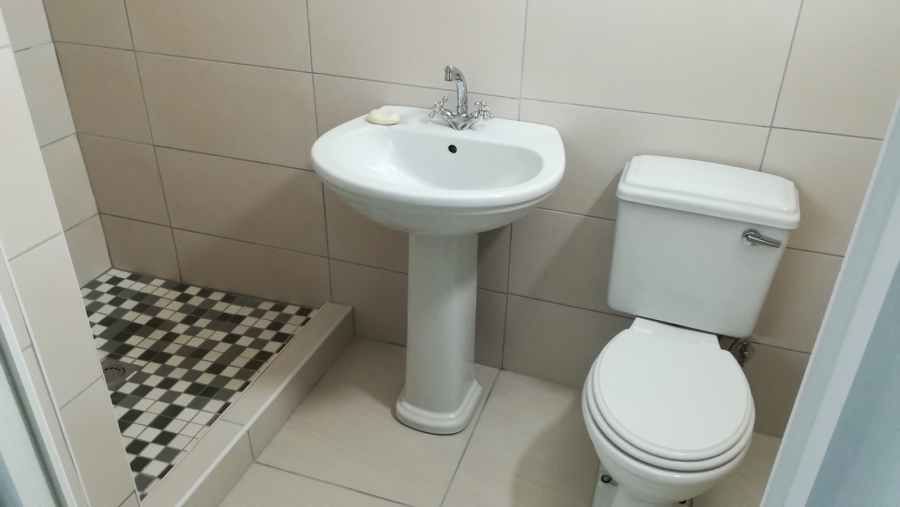 3 Bedroom Property for Sale in Hoogland Western Cape